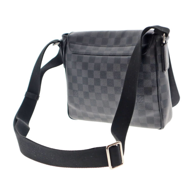 imgrc0081661897 Louis Vuitton District PM Messenger Bag Damier Graphite Gray