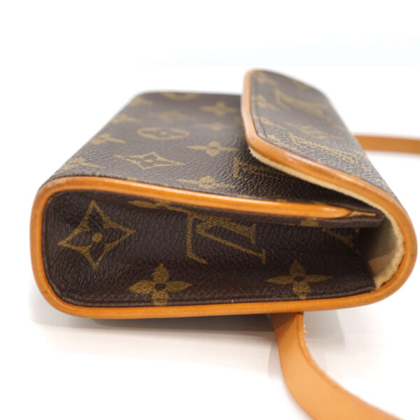 imgrc0081681456 Louis Vuitton Pochette Florentine Monogram Canvas Pouch Brown