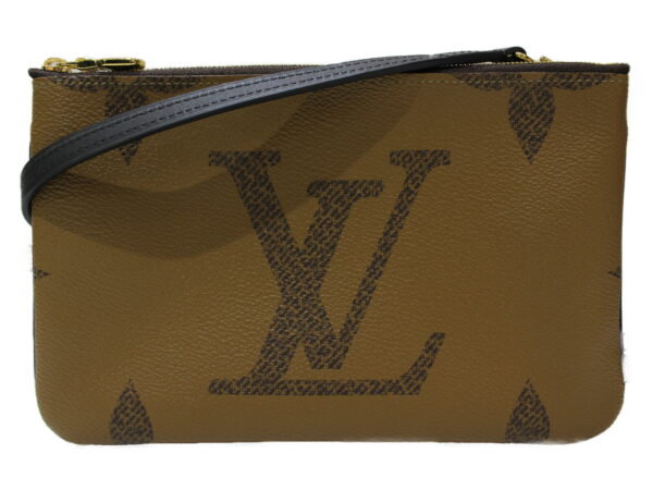 imgrc0081730622 Louis Vuitton Pochette Double Zip Monogram Giant Shoulder Bag