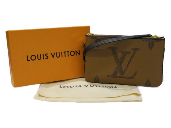 imgrc0081730635 Louis Vuitton Pochette Double Zip Monogram Giant Shoulder Bag