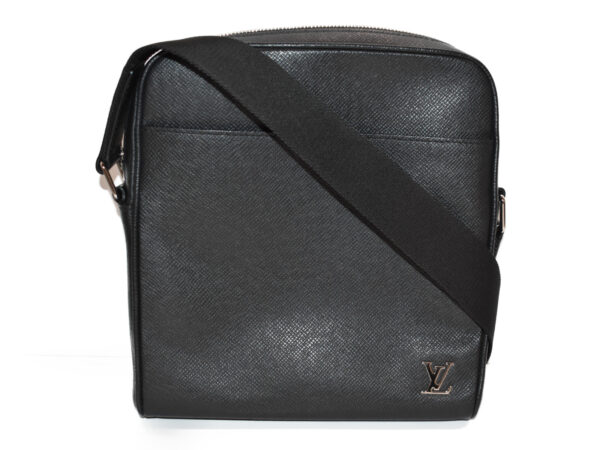 imgrc0081786042 Louis Vuitton Messenger PPM Shoulder Bag Taiga Black