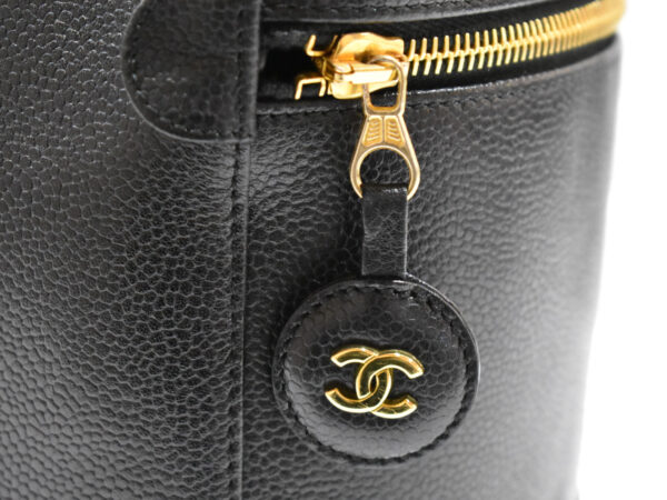 imgrc0081877842 Chanel Vanity Leather Bag Black