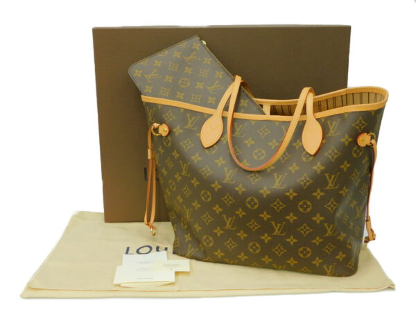 imgrc0081932780 Louis Vuitton Neverfull MM Monogram Handbag