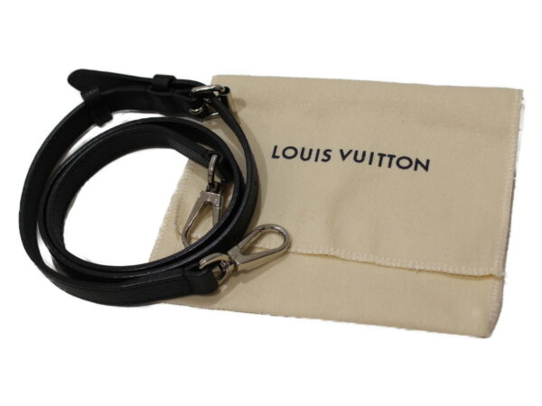 imgrc0081972000 Louis Vuitton Lock Me Ever MM Grain Calf Leather Handbag Noir Black