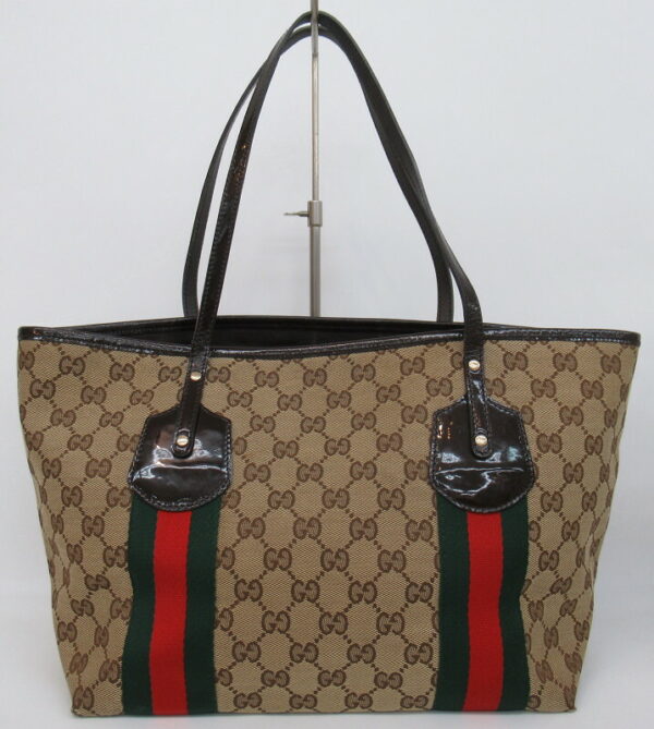 imgrc0082516908 Gucci GG Patent Tote Bag