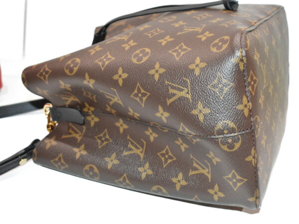 imgrc0082636623 Louis Vuitton Neo Noe Monogram Canvas Drawstring Shoulder Bag Brown