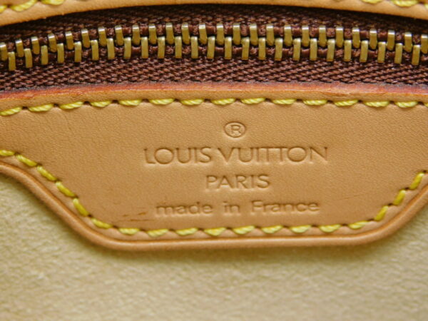 imgrc0082827101 Louis Vuitton Looping GM Monogram Shoulder Bag