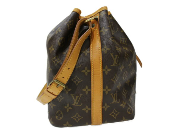 imgrc0082827750 Louis Vuitton Petit Noe Monogram Shoulder Bag