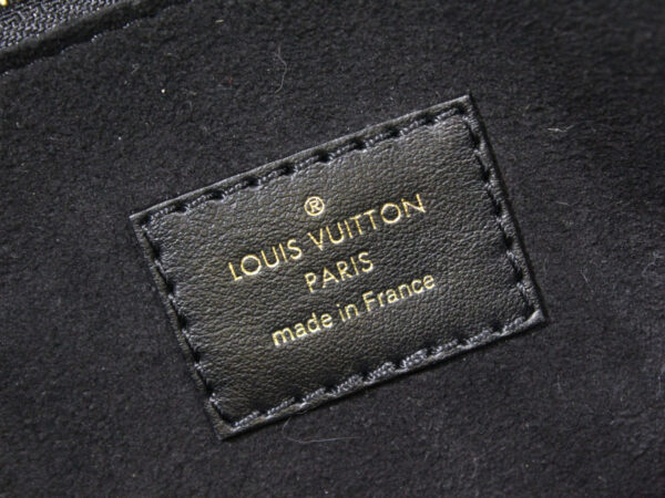 imgrc0083129258 Louis Vuitton On My Side PM Calf Leather Noir Black