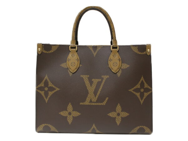 imgrc0083808246 Louis Vuitton On the Go MM Giant Monogram Reverse Tote Bag