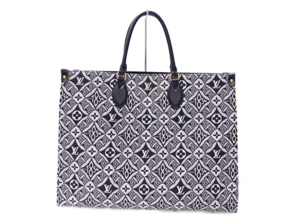 imgrc0084522945 Louis Vuitton On the Go GM Jacquard Weave Tote Bag Gray