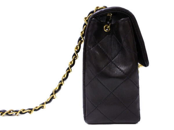 imgrc0084611038 Chanel Mini Matelasse Chain Shoulder Bag Lambskin Black