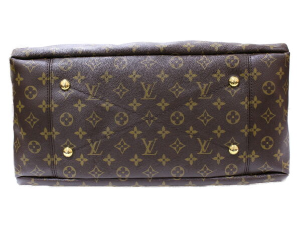 imgrc0085182772 Louis Vuitton Artsy MM Monogram Shoulder Bag