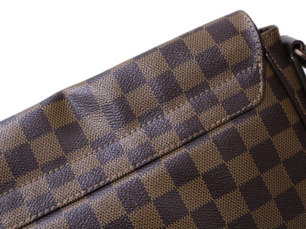 imgrc0085224222 Louis Vuitton District PM Damier Shoulder Bag