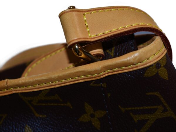 imgrc0085365181 Louis Vuitton Menilmontant PM Shoulder Bag Monogram Canvas