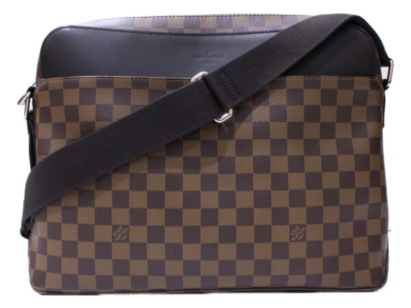 imgrc0085498169 Louis Vuitton Jake Damier Canvas Messenger Bag Black