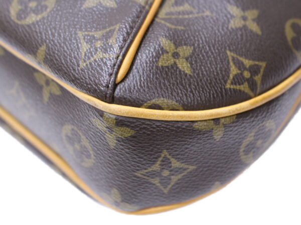 imgrc0085819221 Louis Vuitton Thames PM Monogram Canvas Shoulder Bag Brown