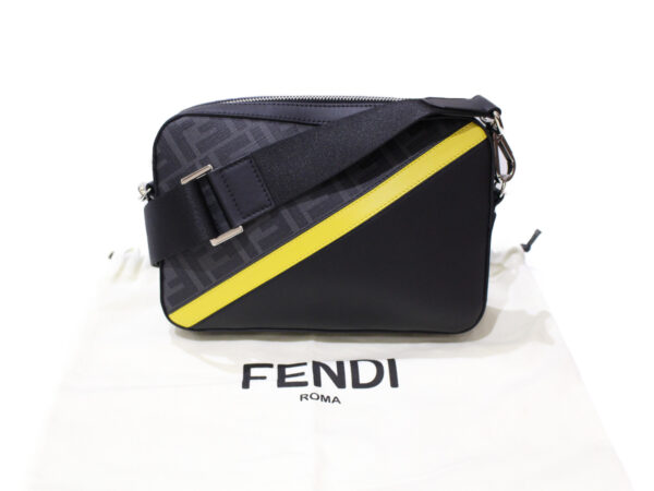 imgrc0085848060 Fendi Cam Shoulder Bag Leather Black Yellow