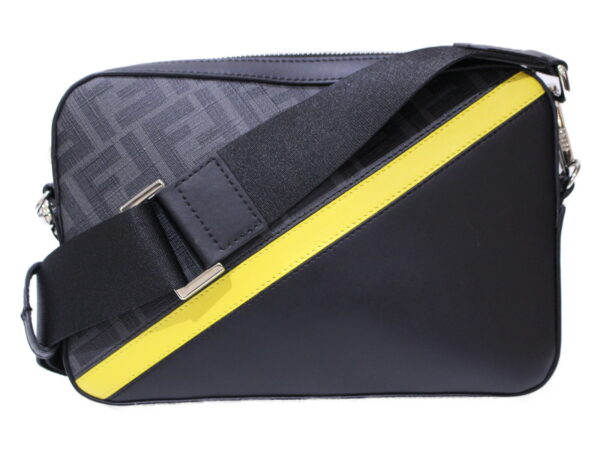 imgrc0085848063 Fendi Cam Shoulder Bag Leather Black Yellow