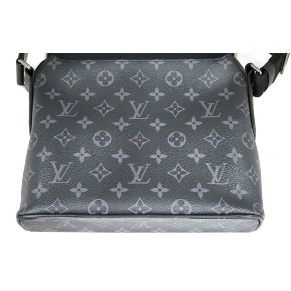 imgrc0085955008 Louis Vuitton District PM NM Shoulder Bag Canvas Black