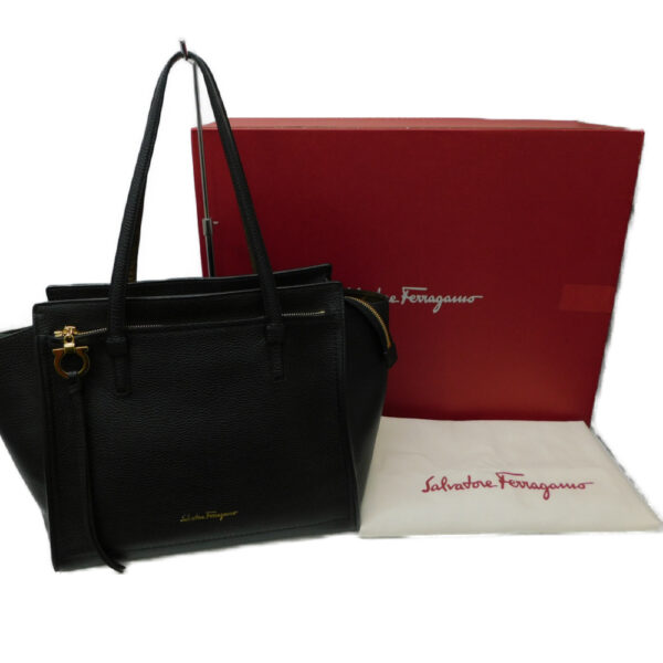 imgrc0086046504 Salvatore Ferragamo Gancini Tote Bag Leather Black