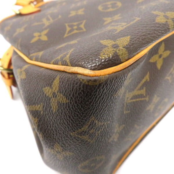 imgrc0086110173 Louis Vuitton Batignolles Handbag Monogram Canvas Brown