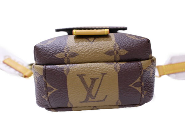 imgrc0086278721 Louis Vuitton Double Phone Pouch Monogram Canvas Shoulder Bag Brown