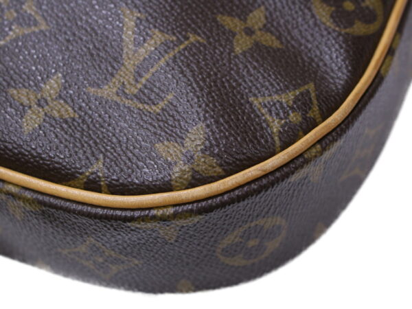 imgrc0086511594 Louis Vuitton Odeon MM Monogram Canvas Shoulder Bag Brown