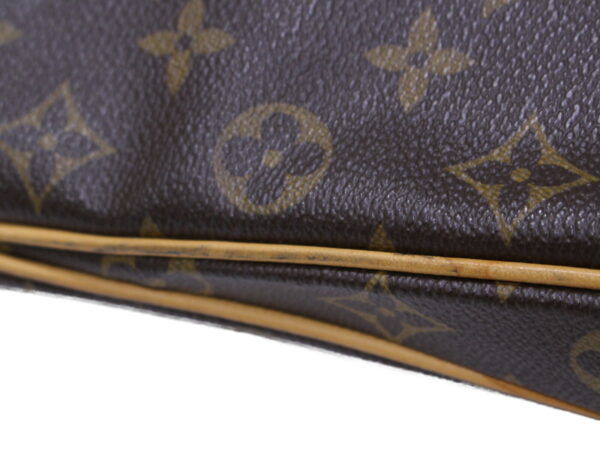 imgrc0086511595 Louis Vuitton Odeon MM Monogram Canvas Shoulder Bag Brown