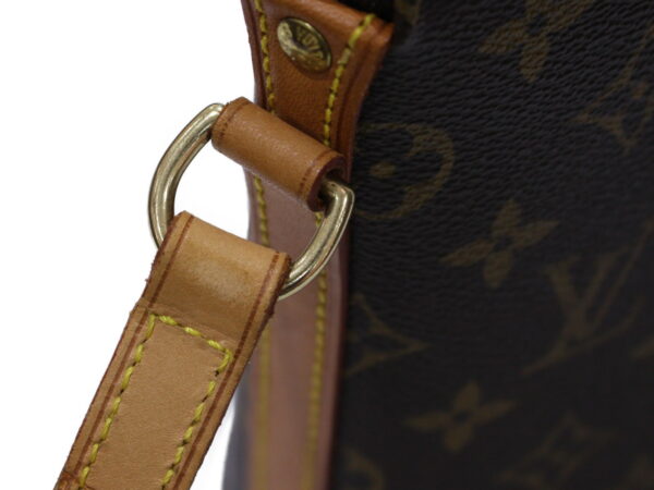 imgrc0086512166 Louis Vuitton Drouot Monogram Canvas Shoulder Bag Brown