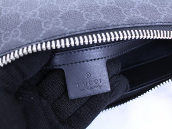 imgrc0086550595 Gucci GG Supreme Messenger Bag Black Gray