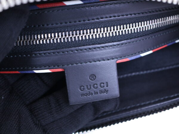 imgrc0086550742 Gucci GG Supreme Messenger Bag Black Gray