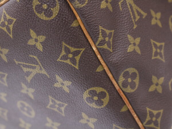 imgrc0086595213 Louis Vuitton Speedy 40 Monogram Canvas Bag Brown