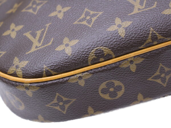 imgrc0086595918 Louis Vuitton Odeon MM Monogram Canvas Shoulder Bag Brown