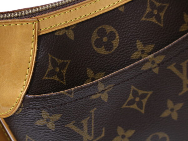 imgrc0086595923 Louis Vuitton Odeon MM Monogram Canvas Shoulder Bag Brown