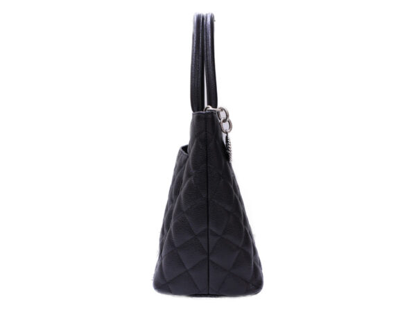 imgrc0086665067 Chanel Reprint Tote Caviar Skin Black