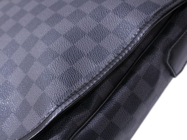 imgrc0086689663 Louis Vuitton Daniel GM Damier Graphite Canvas Messenger Bag Black