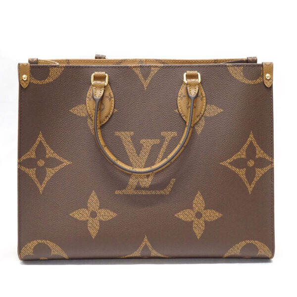 imgrc0086988736 Louis Vuitton On the Go MM Giant Monogram Tote Bag