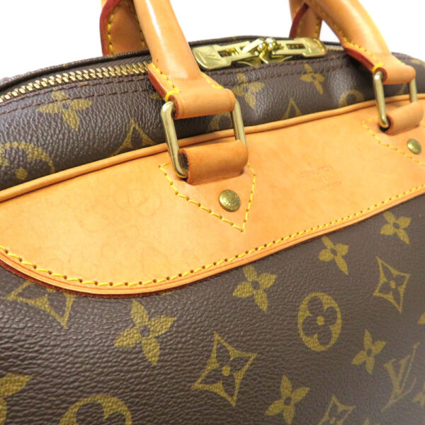 imgrc0087205056 Louis Vuitton Evasion Monogram Sports Bag