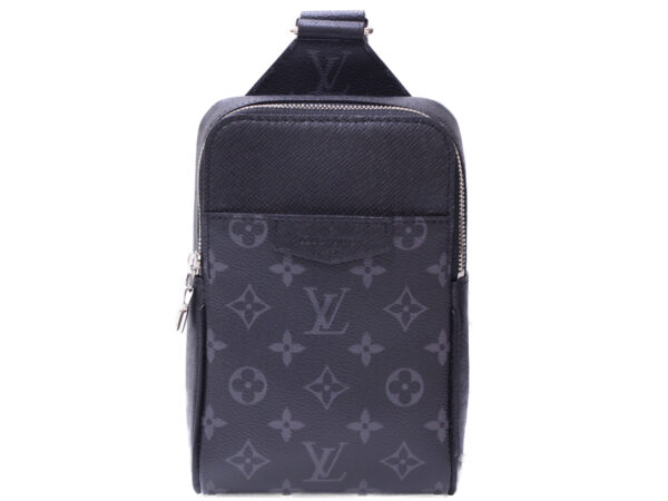 imgrc0087216649 Louis Vuitton Outdoor Sling Bag Taigarama Leather Body Bag Noir