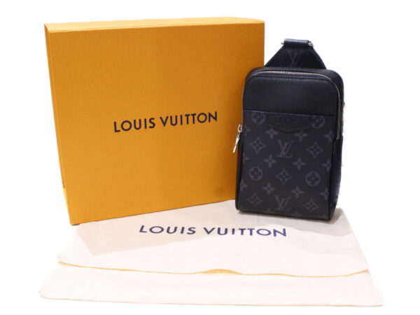 imgrc0087216663 Louis Vuitton Outdoor Sling Bag Taigarama Leather Body Bag Noir