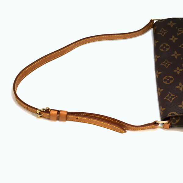 imgrc0087319145 Louis Vuitton Musette Tango Short Shoulder Bag