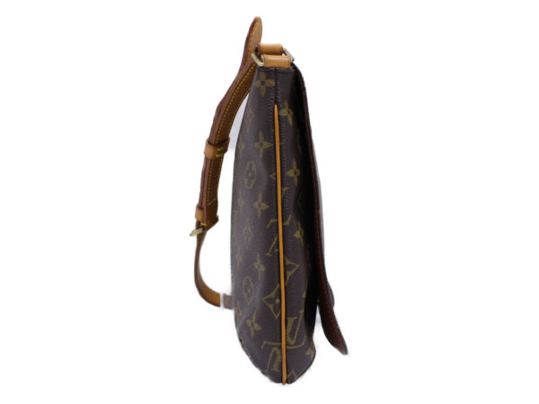 imgrc0087322837 Louis Vuitton Musette Salsa Monogram Canvas Shoulder Bag Brown