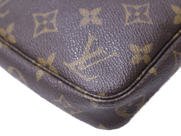 imgrc0087323646 Louis Vuitton Pochette Accessoire Monogram Shoulder Bag Brown