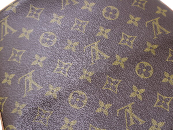 imgrc0087323696 Louis Vuitton M51290 Monogram Canvas Shoulder Bag Brown