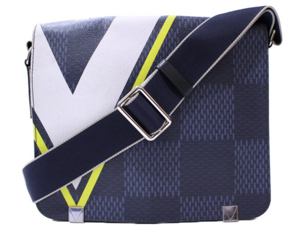 imgrc0087440241 Louis Vuitton District MM Damier Cobalt Messenger Bag Blue