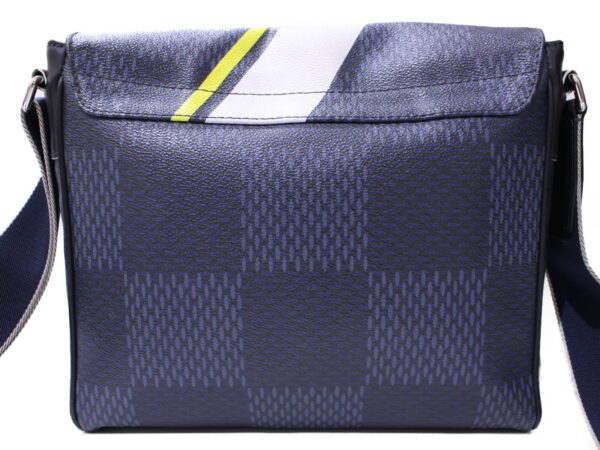 imgrc0087440242 Louis Vuitton District MM Damier Cobalt Messenger Bag Blue