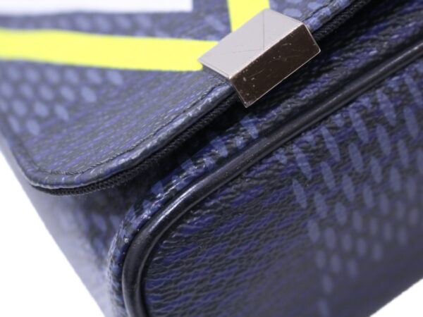 imgrc0087440245 Louis Vuitton District MM Damier Cobalt Messenger Bag Blue