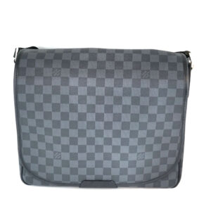 imgrc0087467337 Louis Vuitton District MM Damier Shoulder Bag