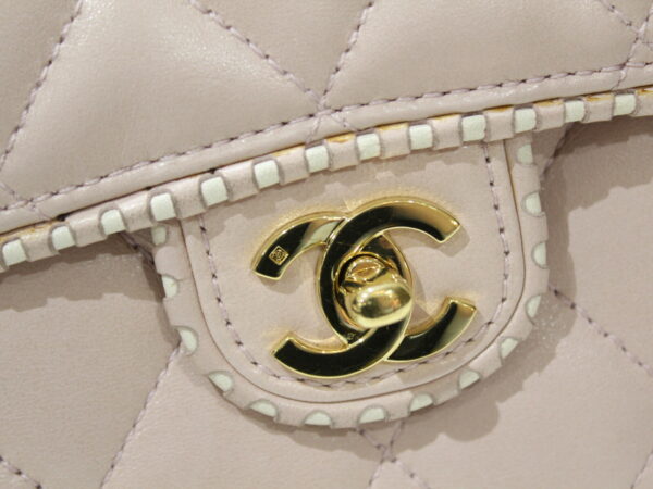 imgrc0087528873 Chanel Lambskin Chain Shoulder Bag Pink